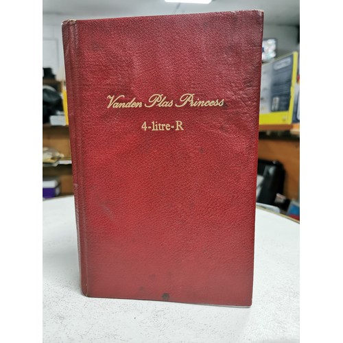 98A - Quantity of vintage motoring books inc. a RARE Vanden Plas Princess 4 Litre - R Driver's Handbook, R... 