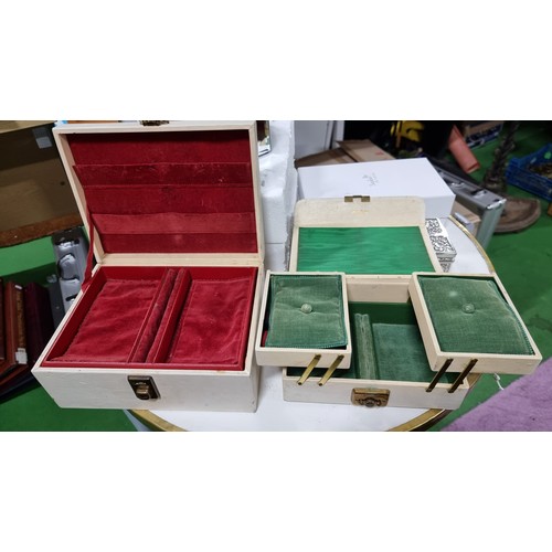 31 - 2x good quality as new mirrored jewellery boxes one by Julien Macdonald and Sophia along with two ot... 