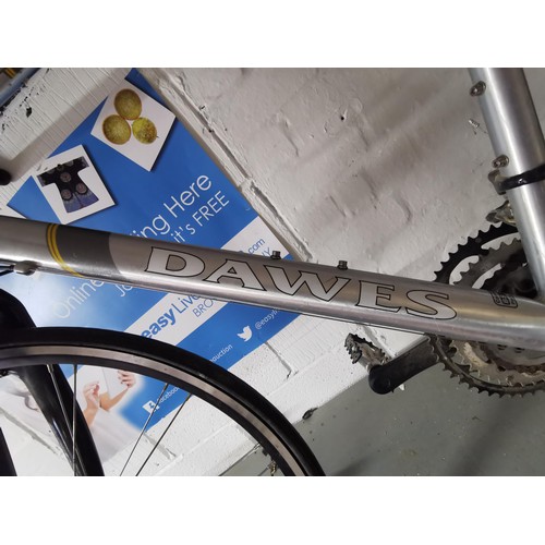 117 - Dawes Discovery 701 27 speed racing bike with 22 inch frame in good overall condition.