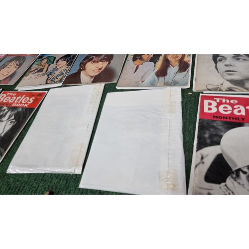 64 - Quantity of 30x rare collectable The Beetles monthly books all from the 1960's with issue 44 to 76 w... 