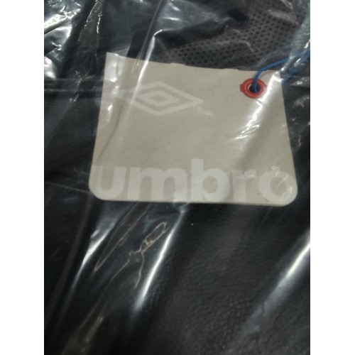 127 - Qty of brand new Umbro PU Mini shoulder sports bags (by appointment to the England Nation Team)