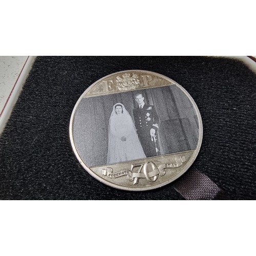 279 - Boxed Pobjoy mint 2017 proof 1 crown coin with a photograph of the marriage of Her Majesty the queen... 