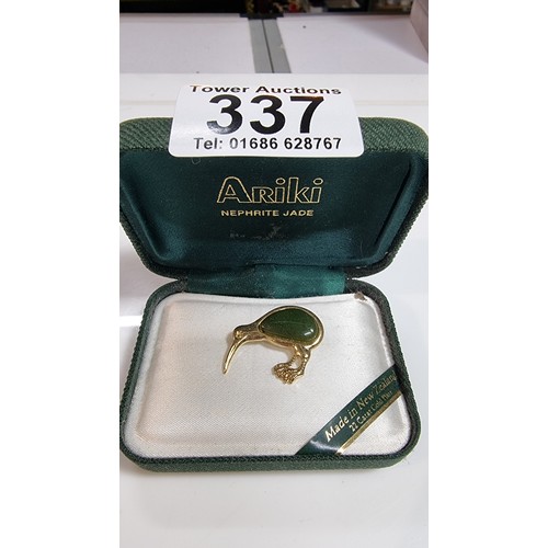 337 - Boxed as new curlew brooch by Ariki inset with nephrite jade 22ct gold plated made in New Zealand