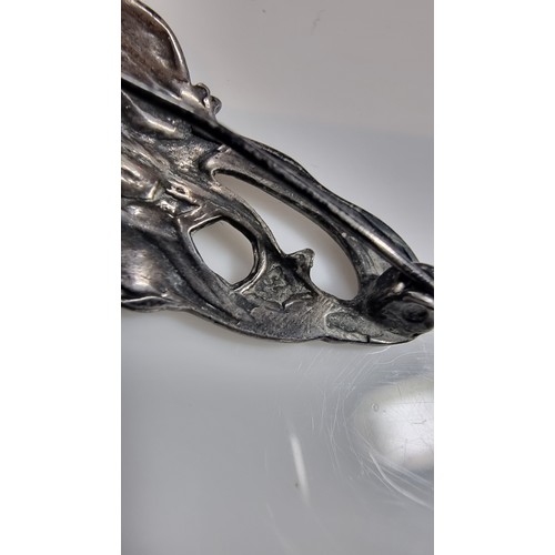 343 - Pretty 925 silver art nouveau style brooch of a ladies head with stars in her hair