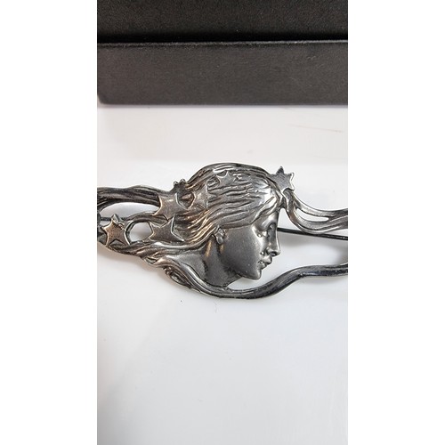 343 - Pretty 925 silver art nouveau style brooch of a ladies head with stars in her hair