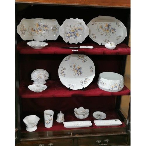 414 - Large quantity of 17x piece Aynsley Bone China 