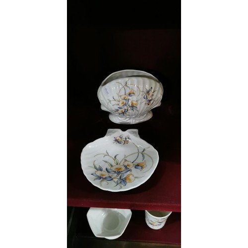 414 - Large quantity of 17x piece Aynsley Bone China 