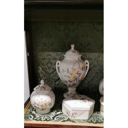 415 - Quantity of 9x piece Aynsley Bone China 