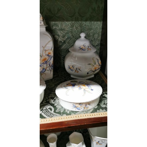 415 - Quantity of 9x piece Aynsley Bone China 