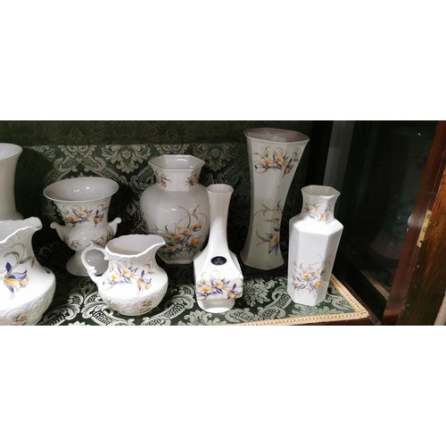 416 - Quantity of 9x piece Aynsley Bone China 