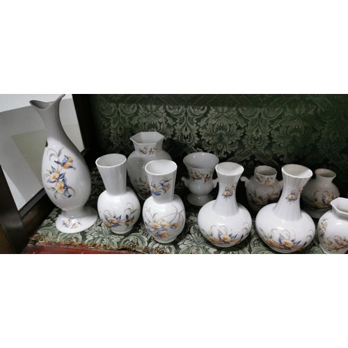 417 - Quantity of 13x piece Aynsley Bone China 