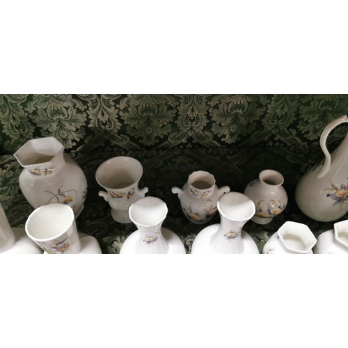 417 - Quantity of 13x piece Aynsley Bone China 