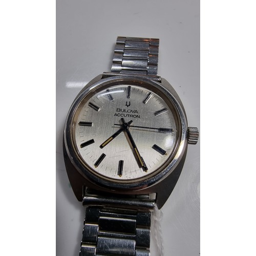 362 - Vintage Bulova Accutron stainless steel wrist watch and strap 3-683079 N4 in excellent condition how... 