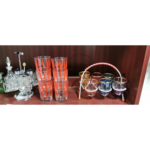 435 - Quantity of good quality collectable vintage glassware inc 1960s coloured shot glasses, green glass ... 