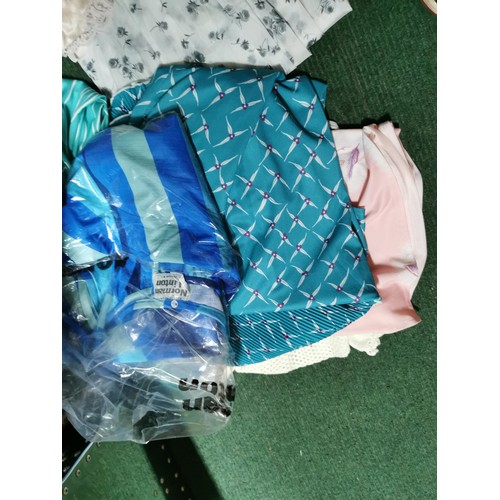 151 - Very Large qty of various ladies clothes & good quality bedding in very good condition inc kitted bl... 