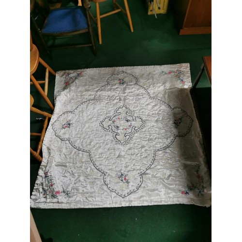 151 - Very Large qty of various ladies clothes & good quality bedding in very good condition inc kitted bl... 