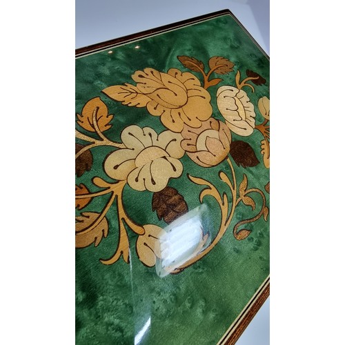 393 - Excellent quality italian inlaid wooden green music box presenting excellent craftsmanship and good ... 