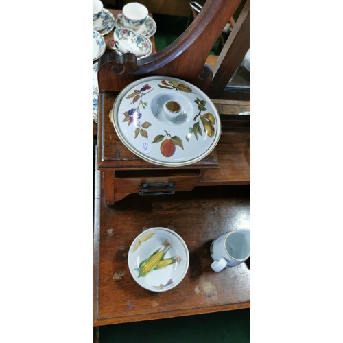 447 - 8x piece Royal Worcester Porcelain Evesham kitchen items inc 2x tureens, pie dish etc all in good ov... 