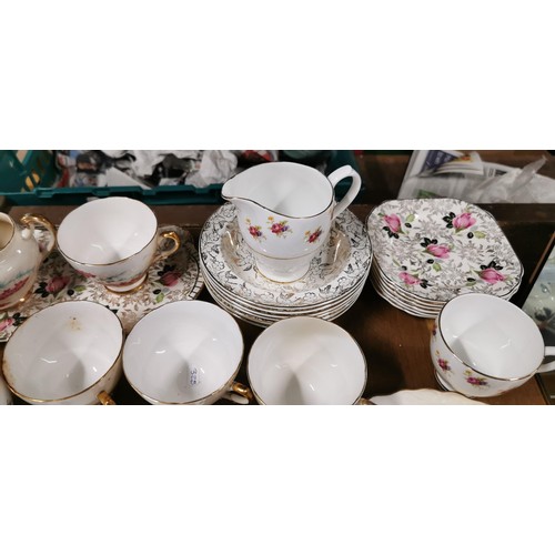 453 - 4x part tea set inc Diamond China, Crown Regent, Victoria & Trentham and Crownford Burslem. Ridgway ... 