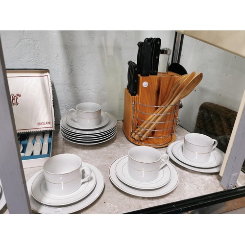 422 - Viners essentials Freemont porcelain part dinner set, Unicraft Sheffield boxed cutlery - new and Vin... 