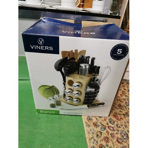 422 - Viners essentials Freemont porcelain part dinner set, Unicraft Sheffield boxed cutlery - new and Vin... 