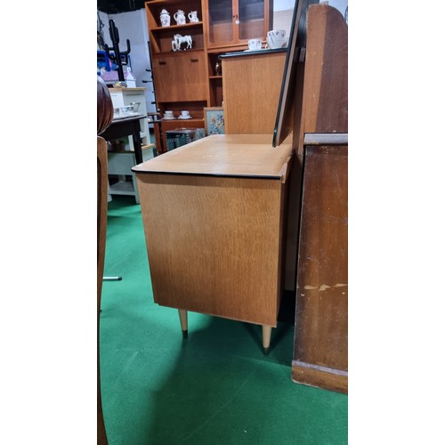 489 - Vintage retro mid century 5 drawer chest and dressing table with three drawer to the base by Avalon ... 