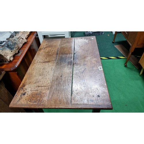 492 - Antique Georgian solid oak table with a plane design a good patenia to the top height of 73cm width ... 