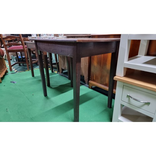 492 - Antique Georgian solid oak table with a plane design a good patenia to the top height of 73cm width ... 