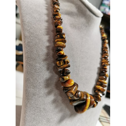 321 - Polished tigers eye beaded necklace with a 925 silver clasp in excellent condition displays well