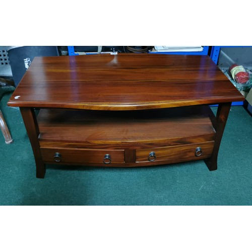 481 - Vintage Mahogany coffee table with 2x drawers on each side in good overall condition with very light... 