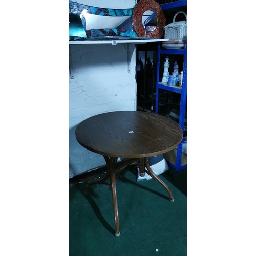 482 - Good quality solid oak pub table on a Bentwood 4 leg base in good overall condition. Height of 76cm ... 