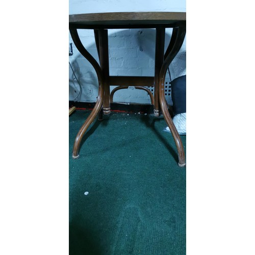 482 - Good quality solid oak pub table on a Bentwood 4 leg base in good overall condition. Height of 76cm ... 