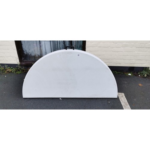 483 - Circular plastic folding table with metal legs in good condition has a diameter of 151cm unfolded an... 