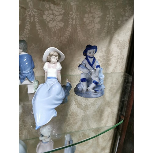 423 - 5x collectable Lladro Nao figurines dated between 1980 and 1990, all in good condition, comes along ... 