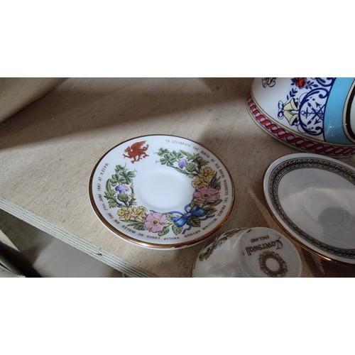 232A - Qty of Limited Edition Royal Memorabilia by Caverswall China to inc. 4x large mugs, 4x miniature cup... 