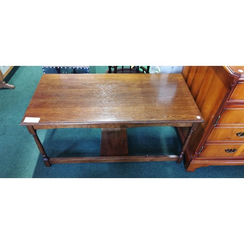 495A - Vintage solid oak coffee table in good overall condition with good craftsmanship. Height of 45cm x 1... 