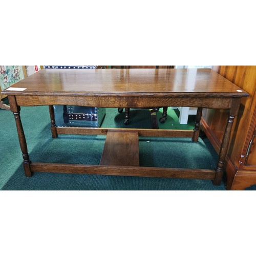 495A - Vintage solid oak coffee table in good overall condition with good craftsmanship. Height of 45cm x 1... 