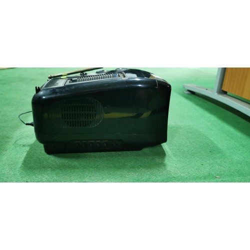 20 - Matsui, Model 6091 colour retro mini portable television complete with carry handle, aerial and all ... 