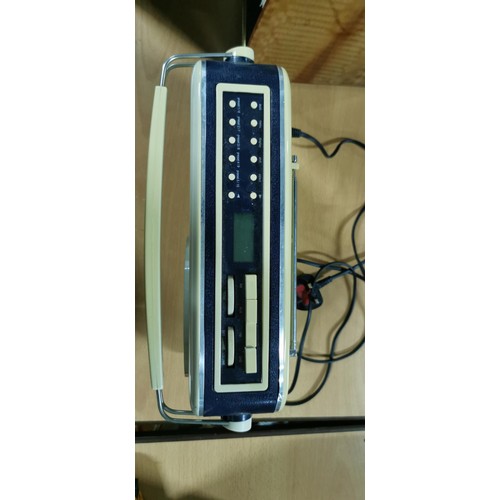 34 - Modern Reproduction of a Bush TR82 Transistor radio - FM, AM and DAB in good overall condition. Test... 