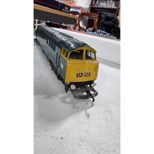 31 - Boxed Lima L205122 Class 52 Diesel locomotive D1071 Western Renown in good working condition