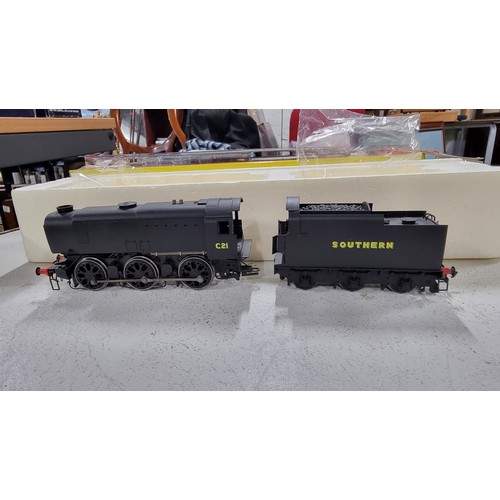 33 - Hornby R2343A SR0-6-0 Class Q1 locomotive C21 open but in as new condition all working with its orig... 