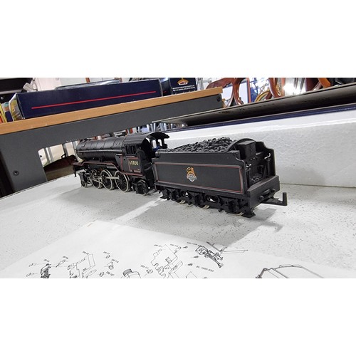 35 - Bachmann 31-551 V2 Class green arrow locomotive 60800 in BR Black in excellent as new condition with... 