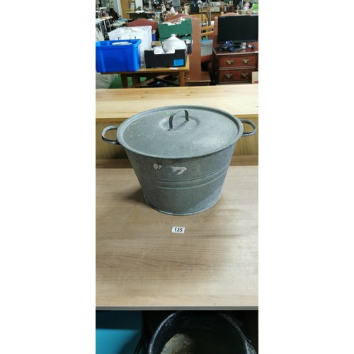 136 - Galvanized old washing tub in good condition 40cm diameter