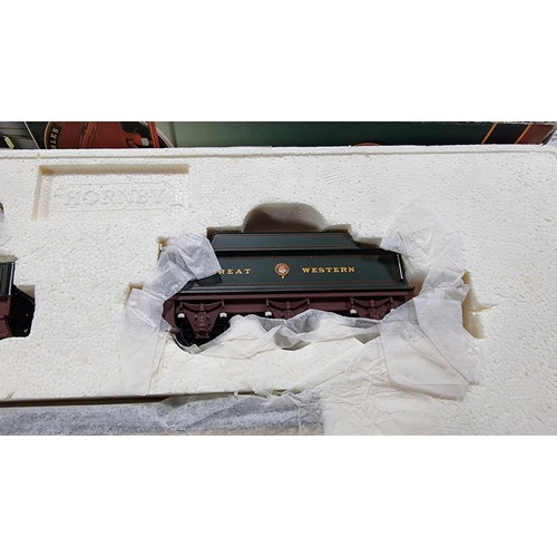 39 - Rare Hornby R2560 25th Anniversary limited edition Lord of the Isles train set in as new condition c... 