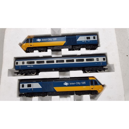 41 - Hornby R370 'OO' gauge intercity 125 MK III set with its original box appears to be in unused condit... 