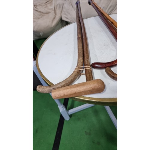 50 - Quantity of 5x vintage walking sticks some are hand made, longest stick has a length of 1 meter