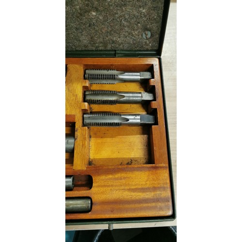 160 - WWII very good boxed tap and wrench set inc plug taps and tapers with 1