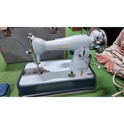 85 - Vintage Jones model D68 deluxe sewing machine in baby blue in excellent condition complete