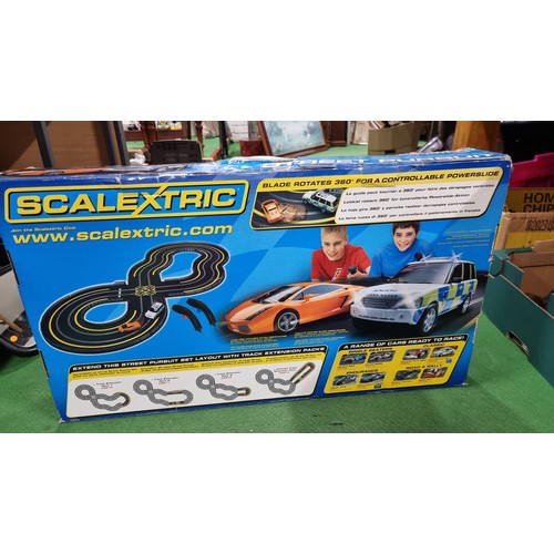 90 - Large Scalextric street pursuit set complete