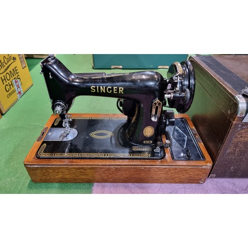 95 - Singer sewing machine Model 99k in fabulous condition with its original case, has no foot pedal or p... 